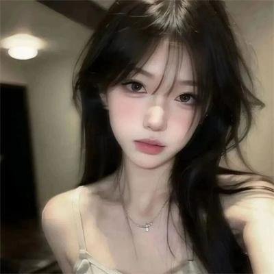 一位站立的人