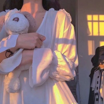 着牛仔裤的钟馗